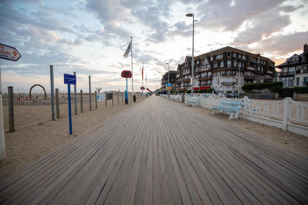 Trouville Sur Mer Vue Sur La Touque Eksteriør billede